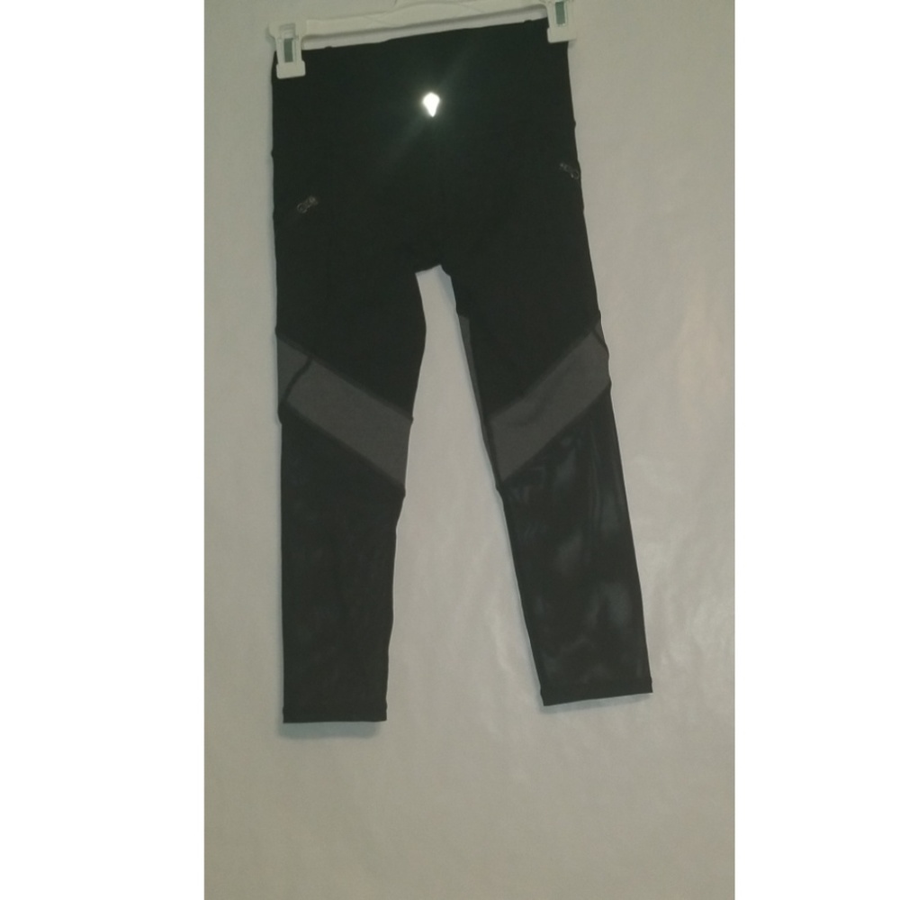 Ivivva capris - Picture 2 of 3
